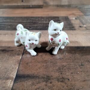 2 Vintage 1997 Y.H. Porcelain Kittens at Play
